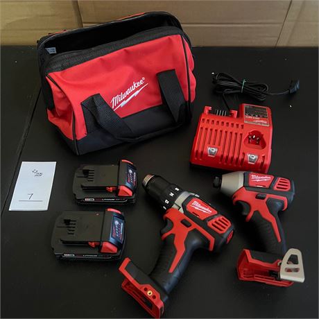 Retail $199.00 Milwaukee M18 18V Drill/Impact Driver Combo Kit 2-Tool