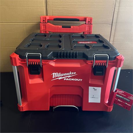 Retail $163.19 Milwaukee PACKOUT 22 in. Rolling Tool Box Low Profile Handle