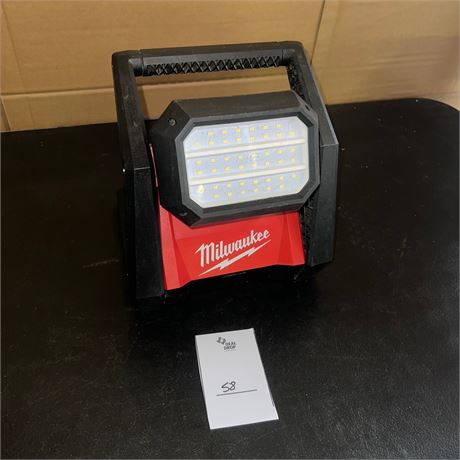 Retail $179.00 Milwaukee M18 4000 Lumens LED Flood Light